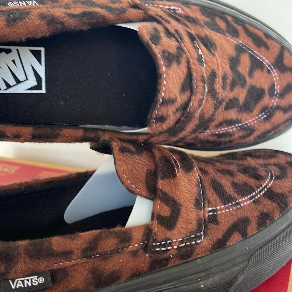 Van’s WMNS Style 53
Leopard Brown/Black
VN000CQPY49
Sneakers - Picture 14 of 16